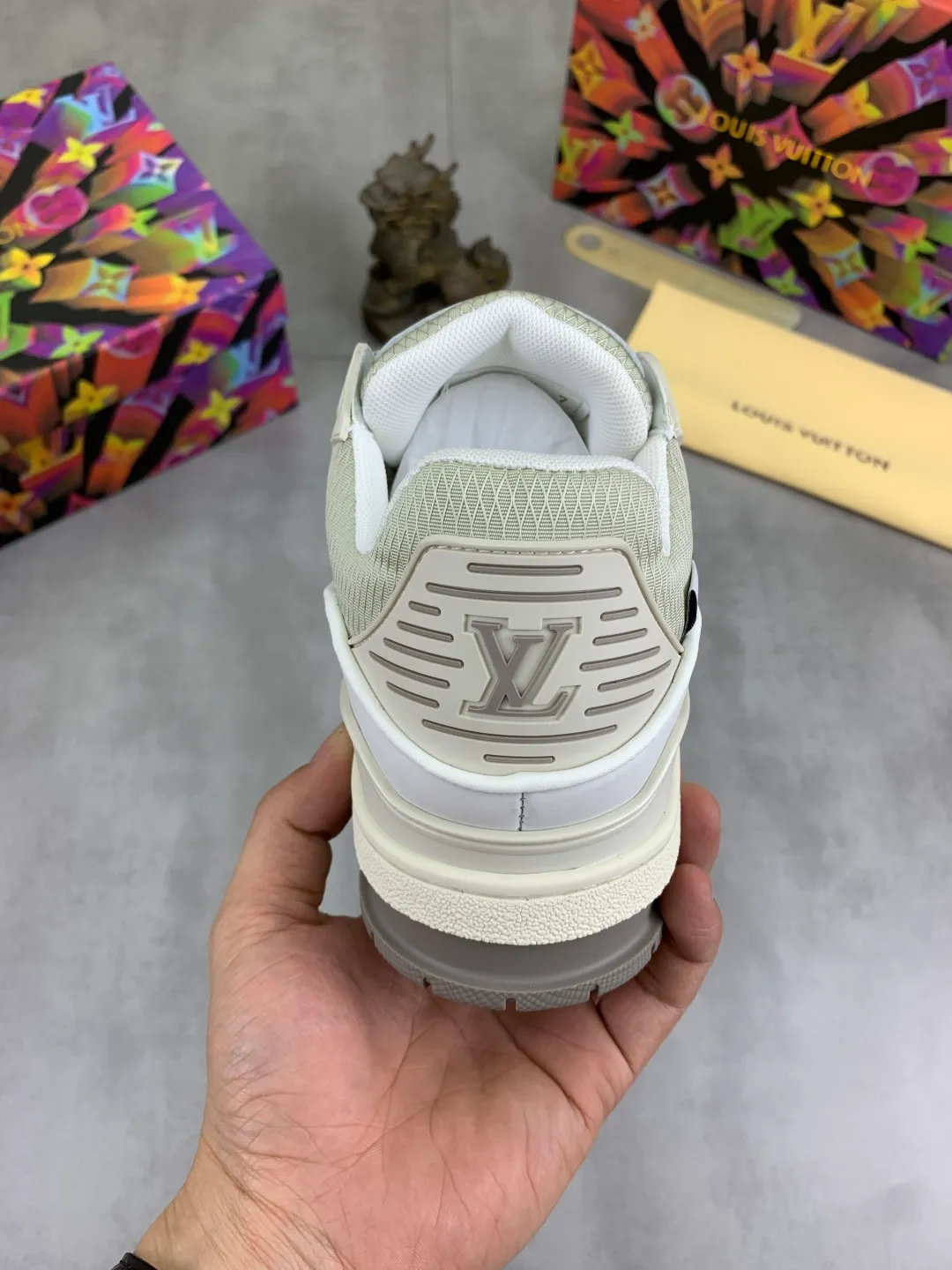 Men's men's shoes 💰P580 New style 💰💎💎Latest color High version 2025Louis*Vuitto* LV Traine Catwalk TRAINER outsole and fabric private model A shoe that definitely costs a lot of money and effort. This series was designed after the arrival of Vifgil. It is favored by many fans every season. Original TPU outsole Original packaging Color: black Available in white (available from stock, super fast shipping) Code number: 35-46